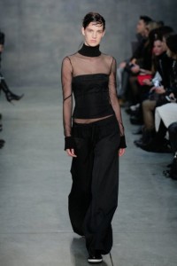 vera-wang-turtleneck-debuted-fall-2015-runway-over-tight-1